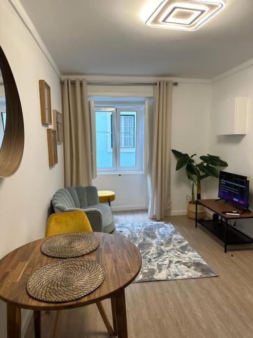 Stylish Renovated In Chiado Lejlighed Lisboa